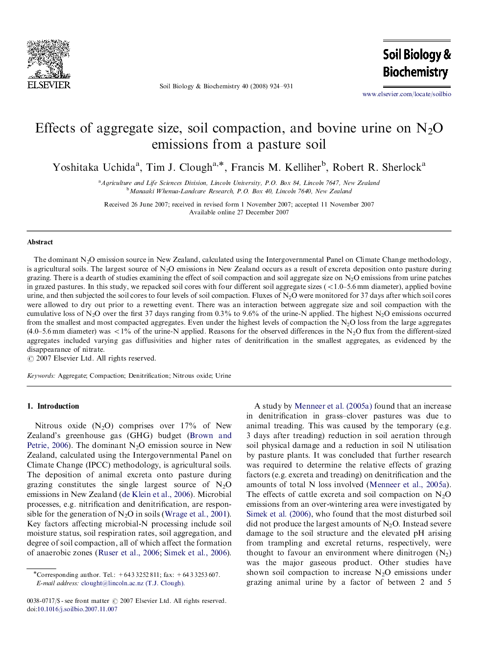 Effects of aggregate size, soil compaction, and bovine urine on N2O emissions from a pasture soil