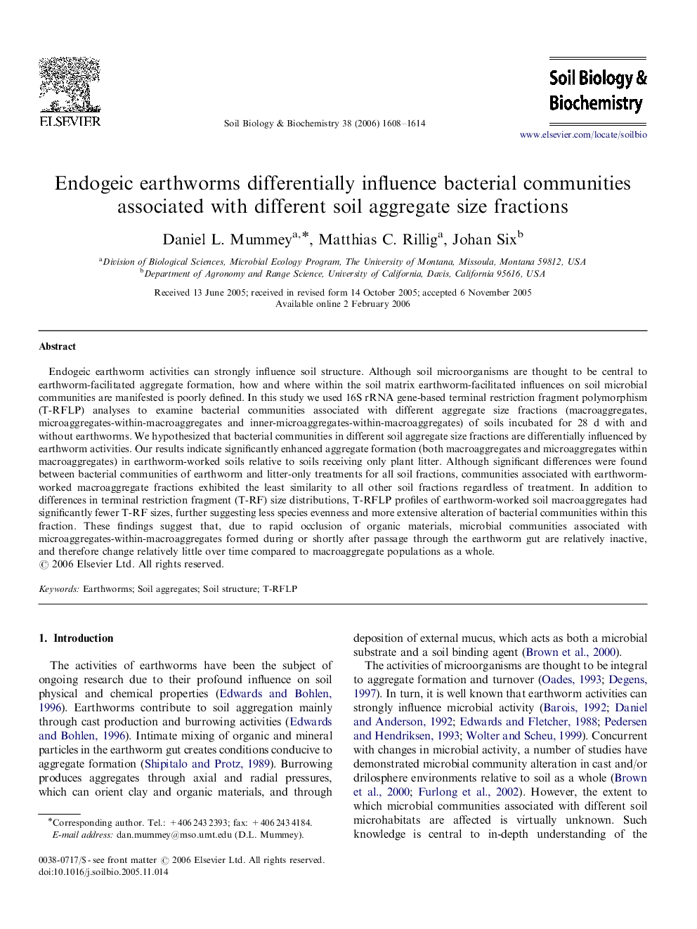 Endogeic earthworms differentially influence bacterial communities associated with different soil aggregate size fractions