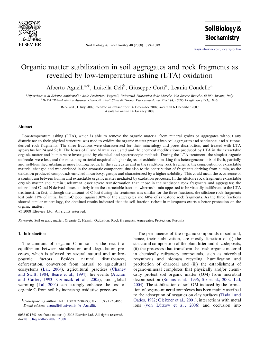 Organic matter stabilization in soil aggregates and rock fragments as revealed by low-temperature ashing (LTA) oxidation