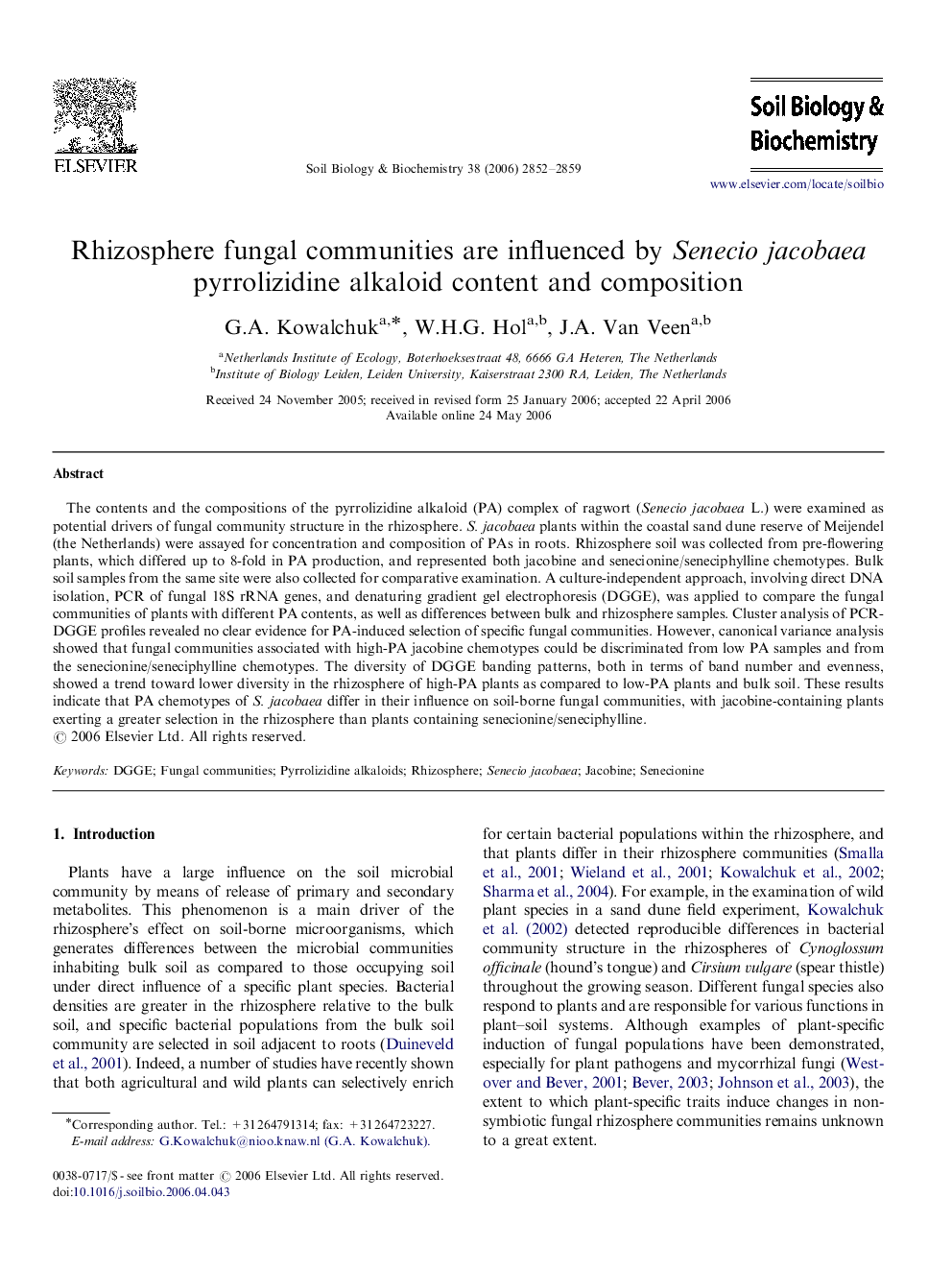 Rhizosphere fungal communities are influenced by Senecio jacobaea pyrrolizidine alkaloid content and composition