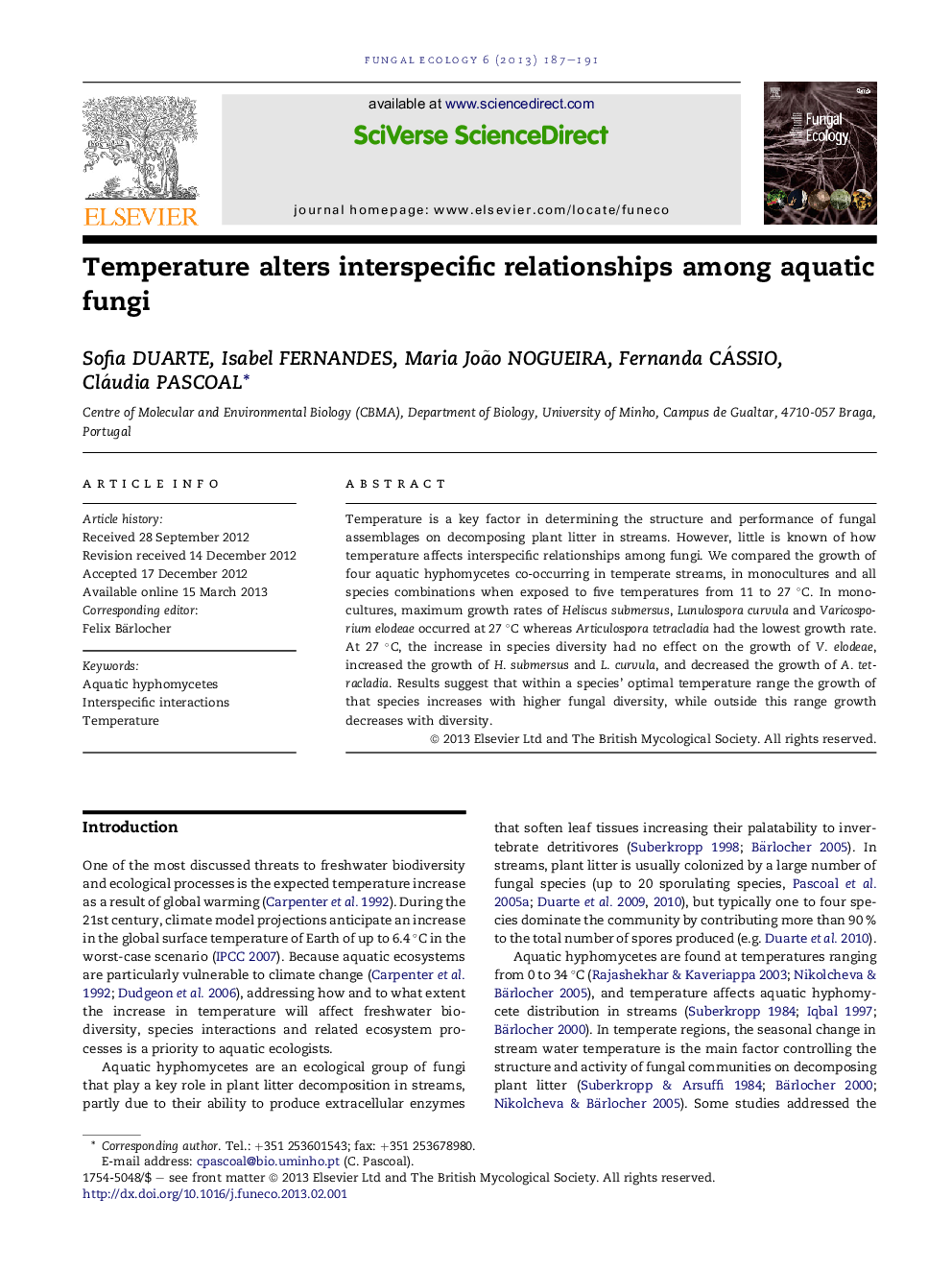 Temperature alters interspecific relationships among aquatic fungi