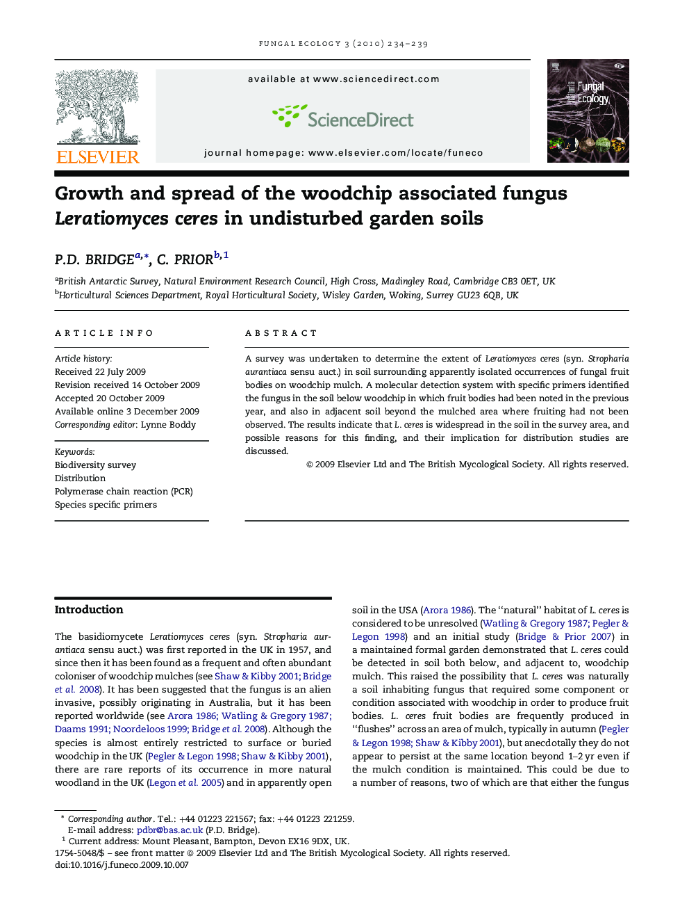 Growth and spread of the woodchip associated fungus Leratiomyces ceres in undisturbed garden soils