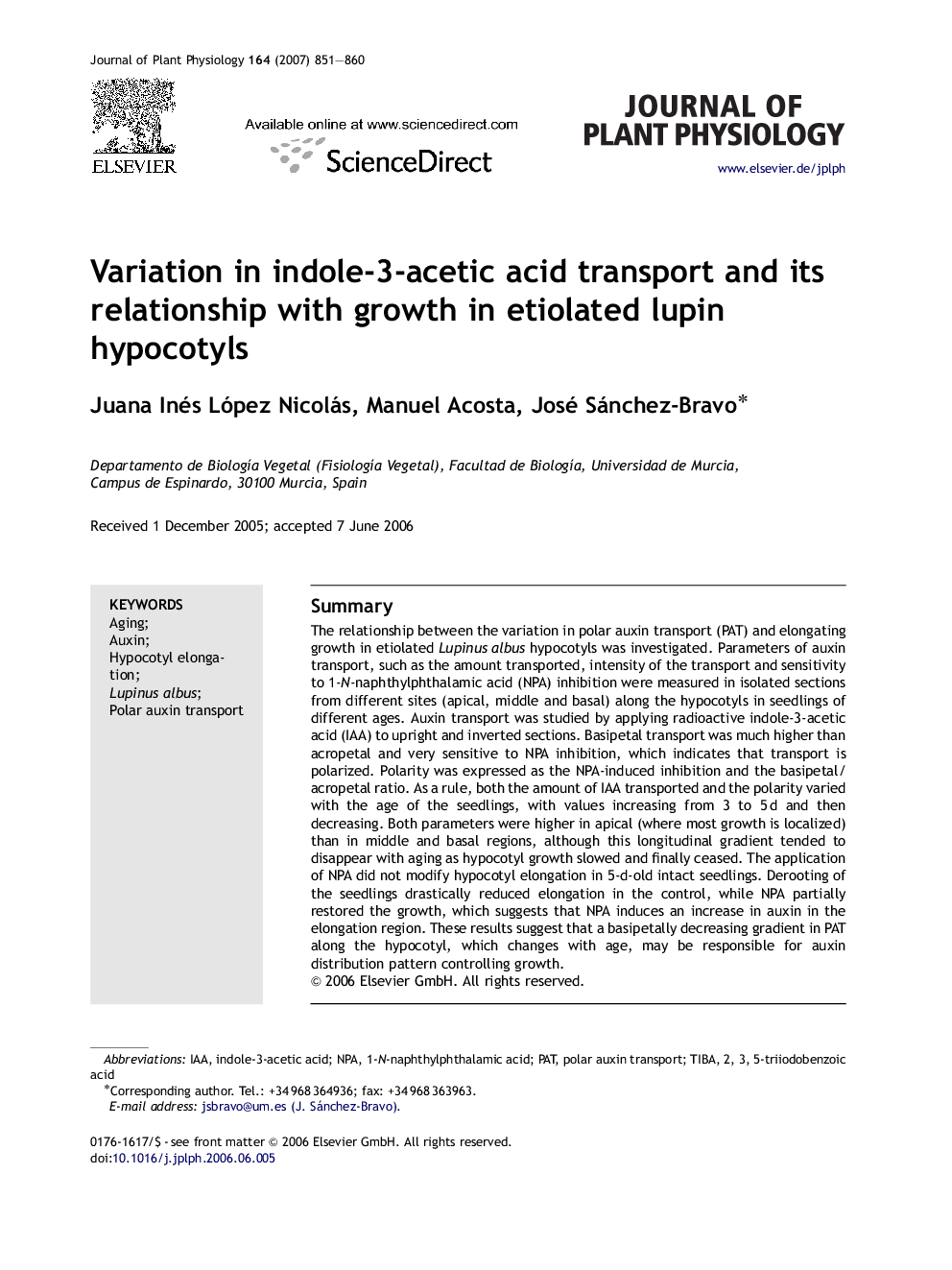 Variation in indole-3-acetic acid transport and its relationship with growth in etiolated lupin hypocotyls