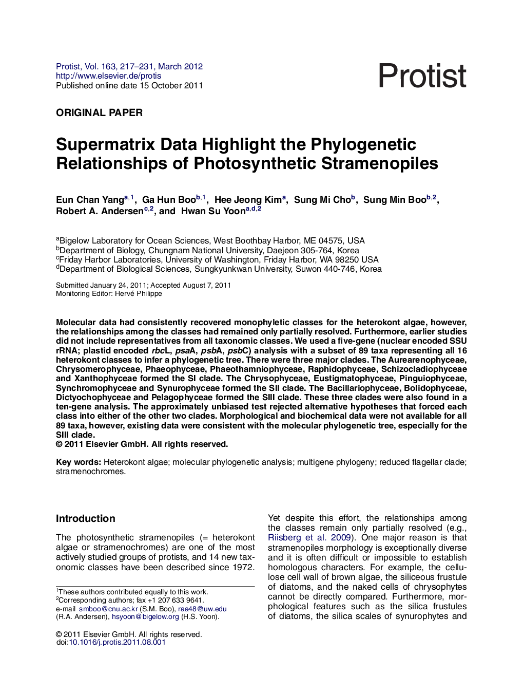 Supermatrix Data Highlight the Phylogenetic Relationships of Photosynthetic Stramenopiles