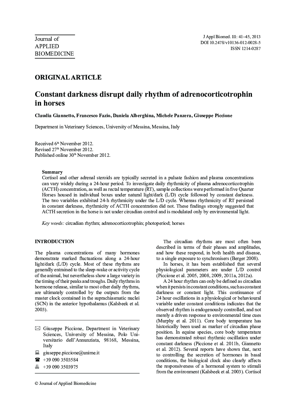 Constant darkness disrupt daily rhythm of adrenocorticotrophin in horses 