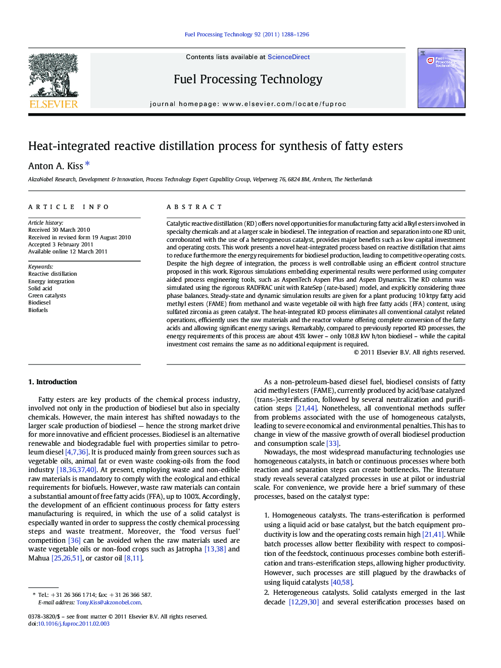 Heat-integrated reactive distillation process for synthesis of fatty esters