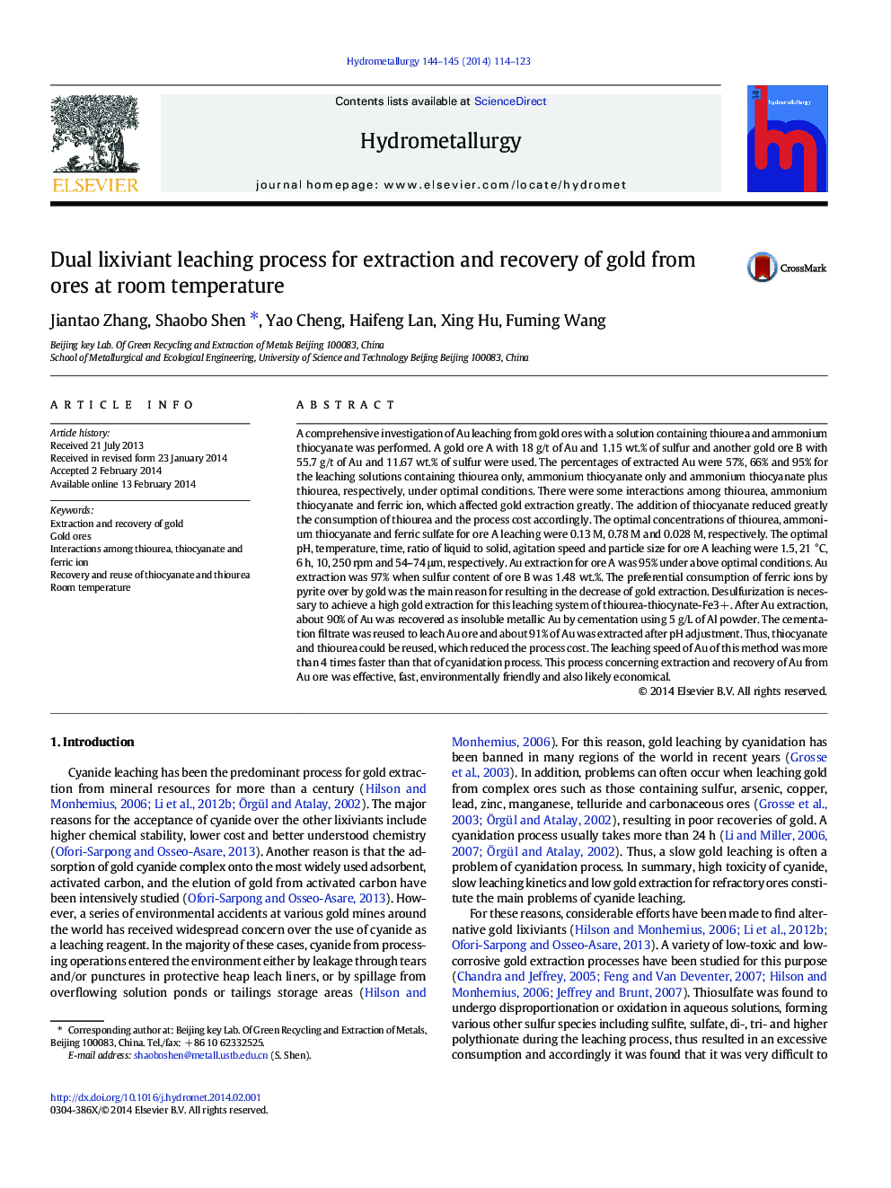 Dual lixiviant leaching process for extraction and recovery of gold from ores at room temperature