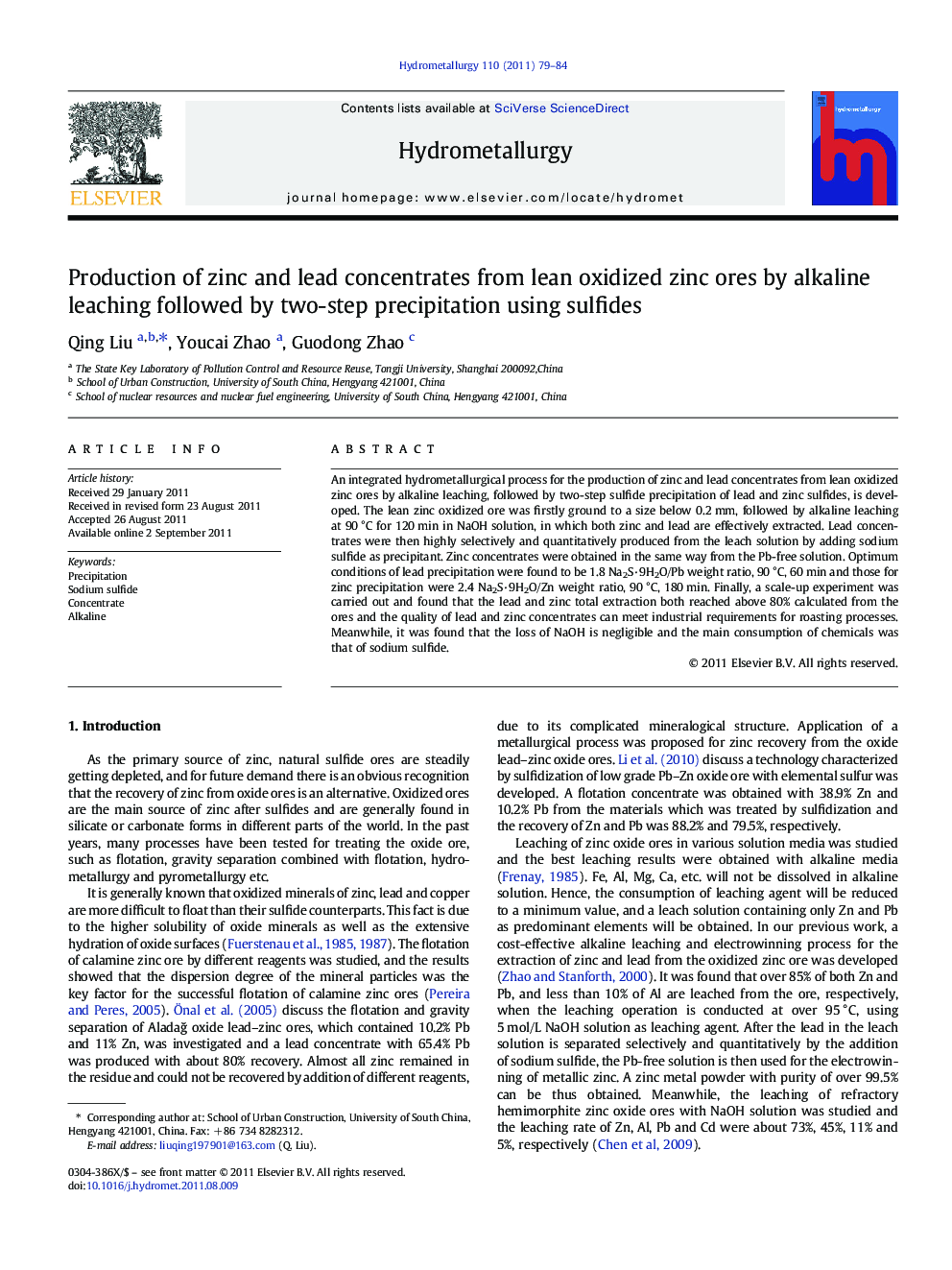 Production of zinc and lead concentrates from lean oxidized zinc ores by alkaline leaching followed by two-step precipitation using sulfides