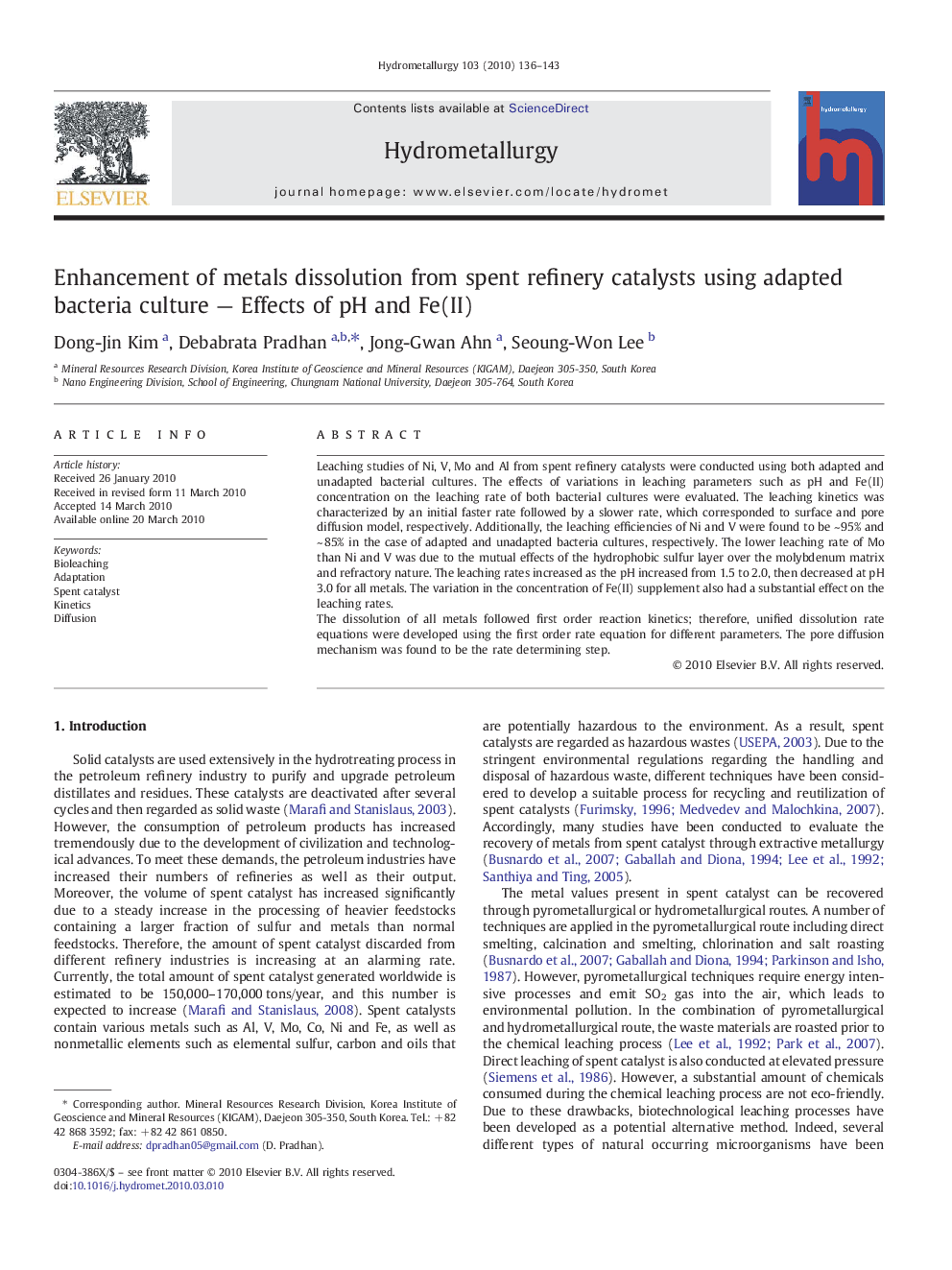 Enhancement of metals dissolution from spent refinery catalysts using adapted bacteria culture — Effects of pH and Fe(II)