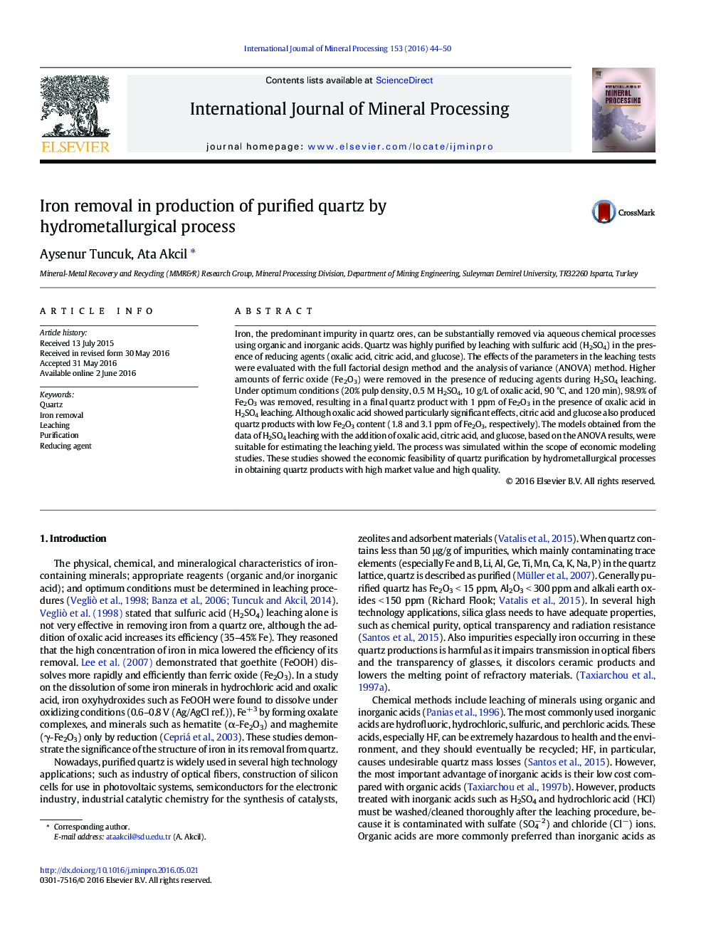 Iron removal in production of purified quartz by hydrometallurgical process