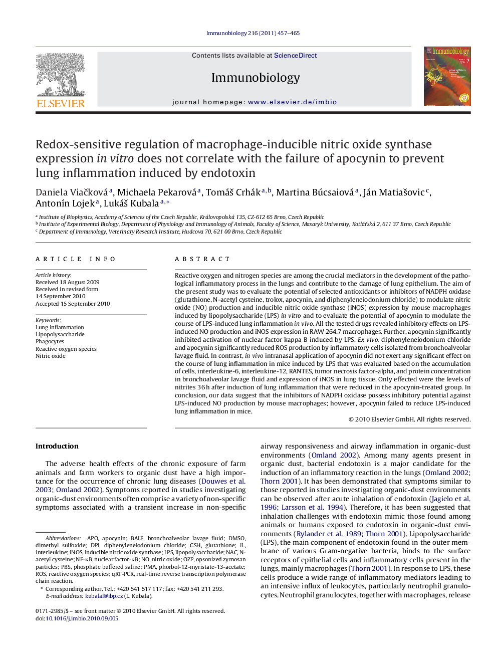 Redox-sensitive regulation of macrophage-inducible nitric oxide synthase expression in vitro does not correlate with the failure of apocynin to prevent lung inflammation induced by endotoxin