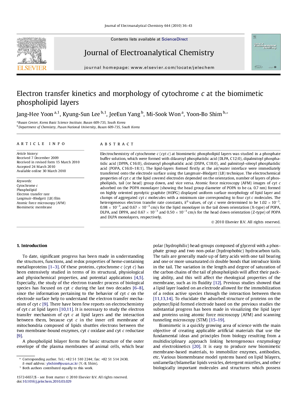 Electron transfer kinetics and morphology of cytochrome c at the biomimetic phospholipid layers