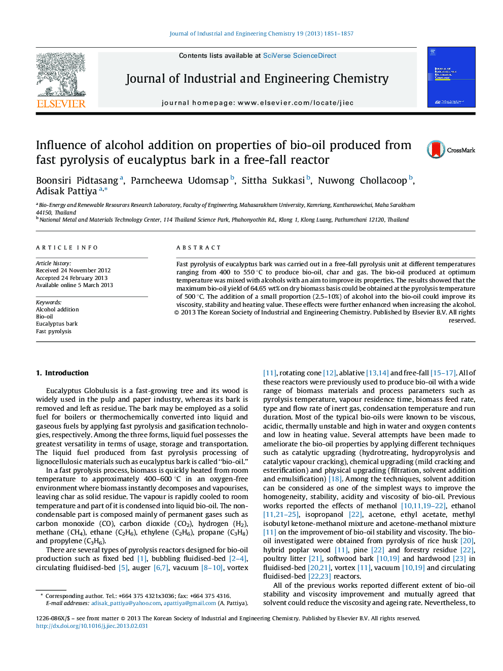 Influence of alcohol addition on properties of bio-oil produced from fast pyrolysis of eucalyptus bark in a free-fall reactor