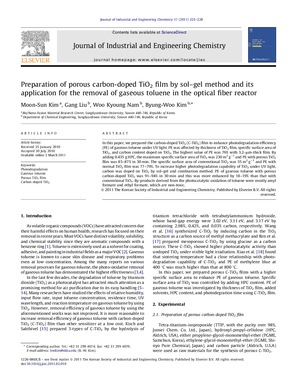 Preparation of porous carbon-doped TiO2 film by sol–gel method and its application for the removal of gaseous toluene in the optical fiber reactor