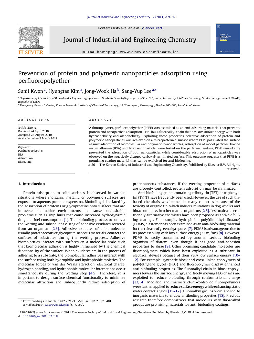 Prevention of protein and polymeric nanoparticles adsorption using perfluoropolyether