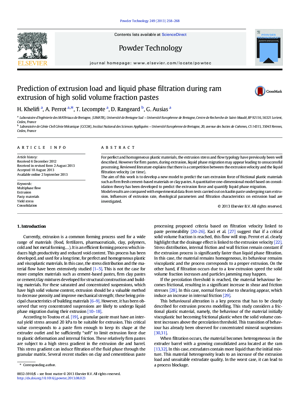 Prediction of extrusion load and liquid phase filtration during ram extrusion of high solid volume fraction pastes