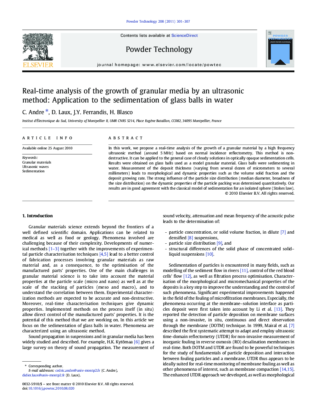 Real-time analysis of the growth of granular media by an ultrasonic method: Application to the sedimentation of glass balls in water