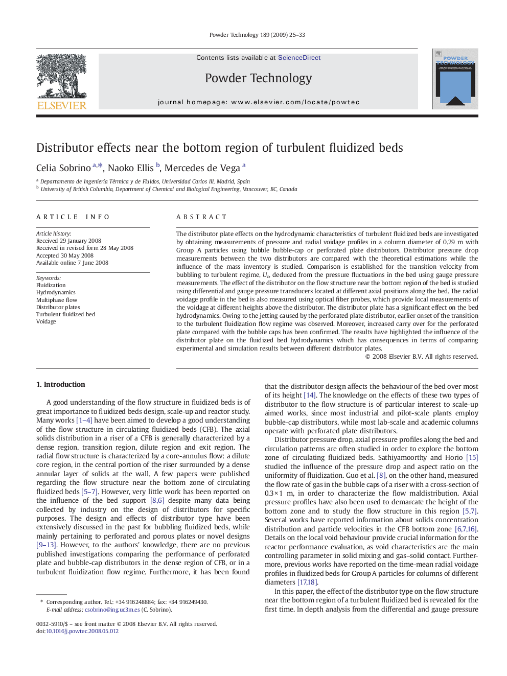 Distributor effects near the bottom region of turbulent fluidized beds