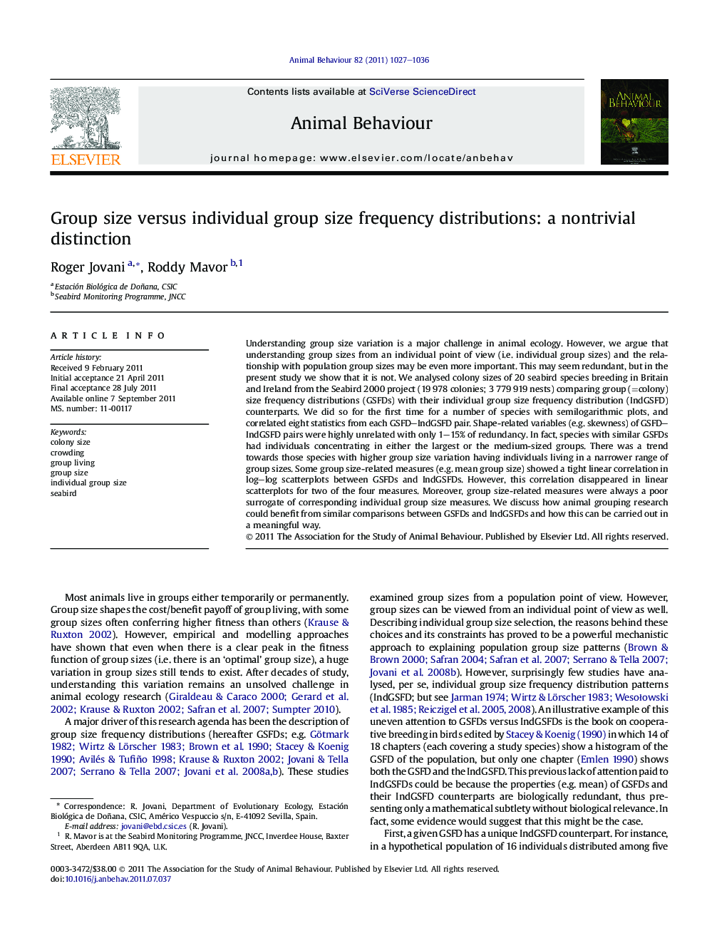 Group size versus individual group size frequency distributions: a nontrivial distinction