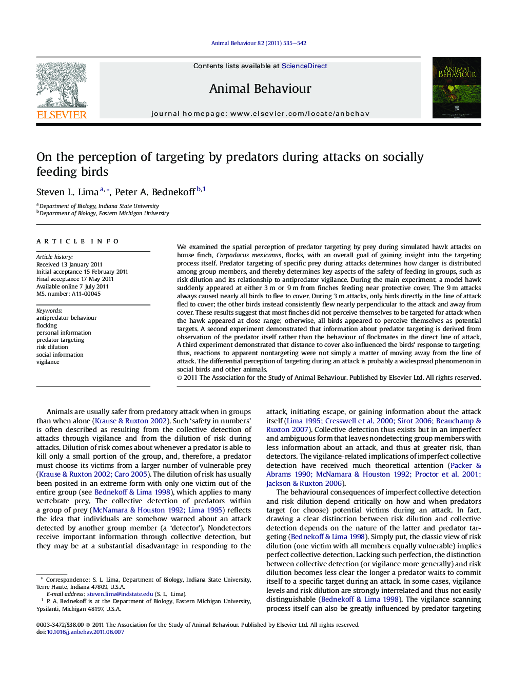 On the perception of targeting by predators during attacks on socially feeding birds