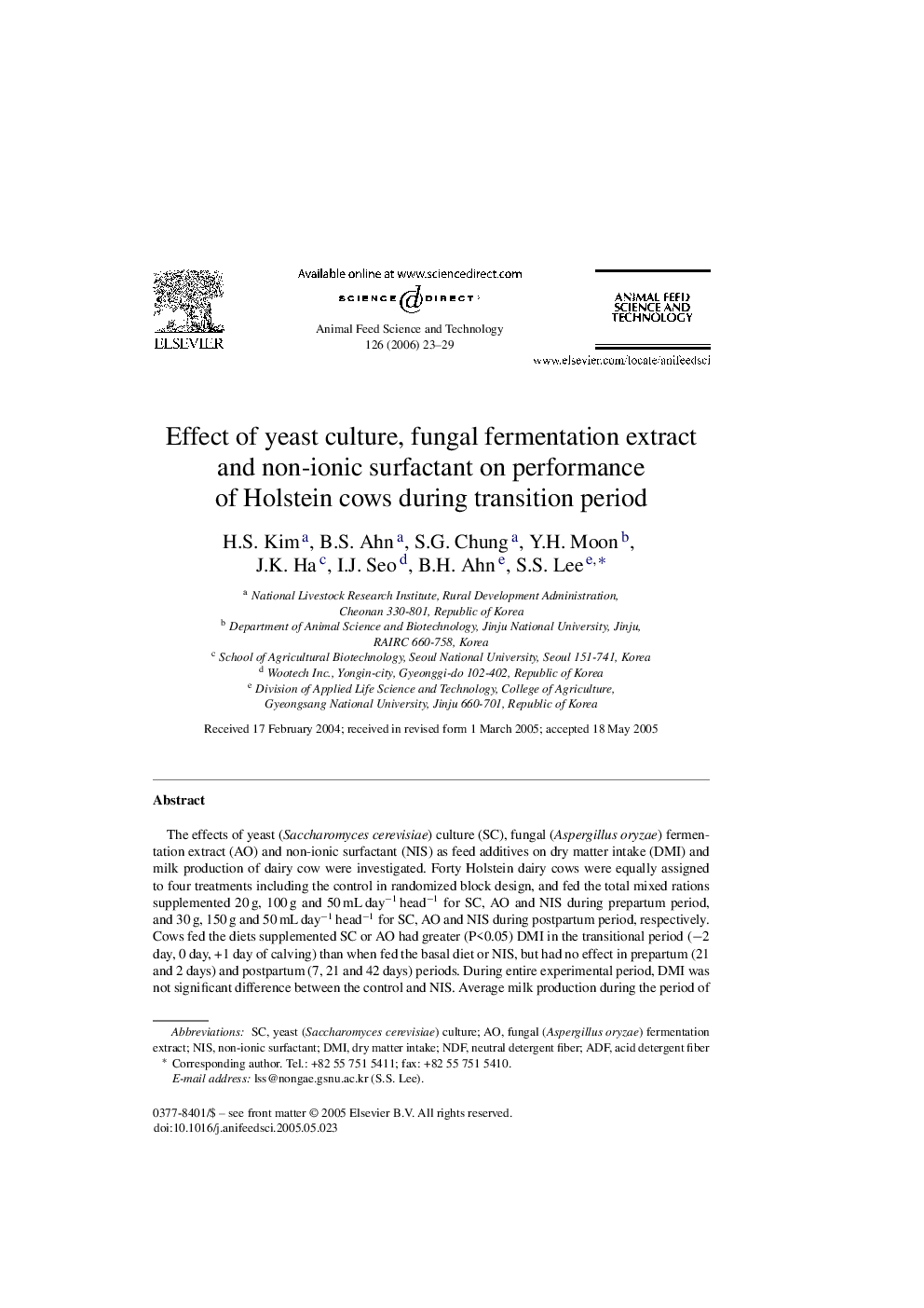 Effect of yeast culture, fungal fermentation extract and non-ionic surfactant on performance of Holstein cows during transition period