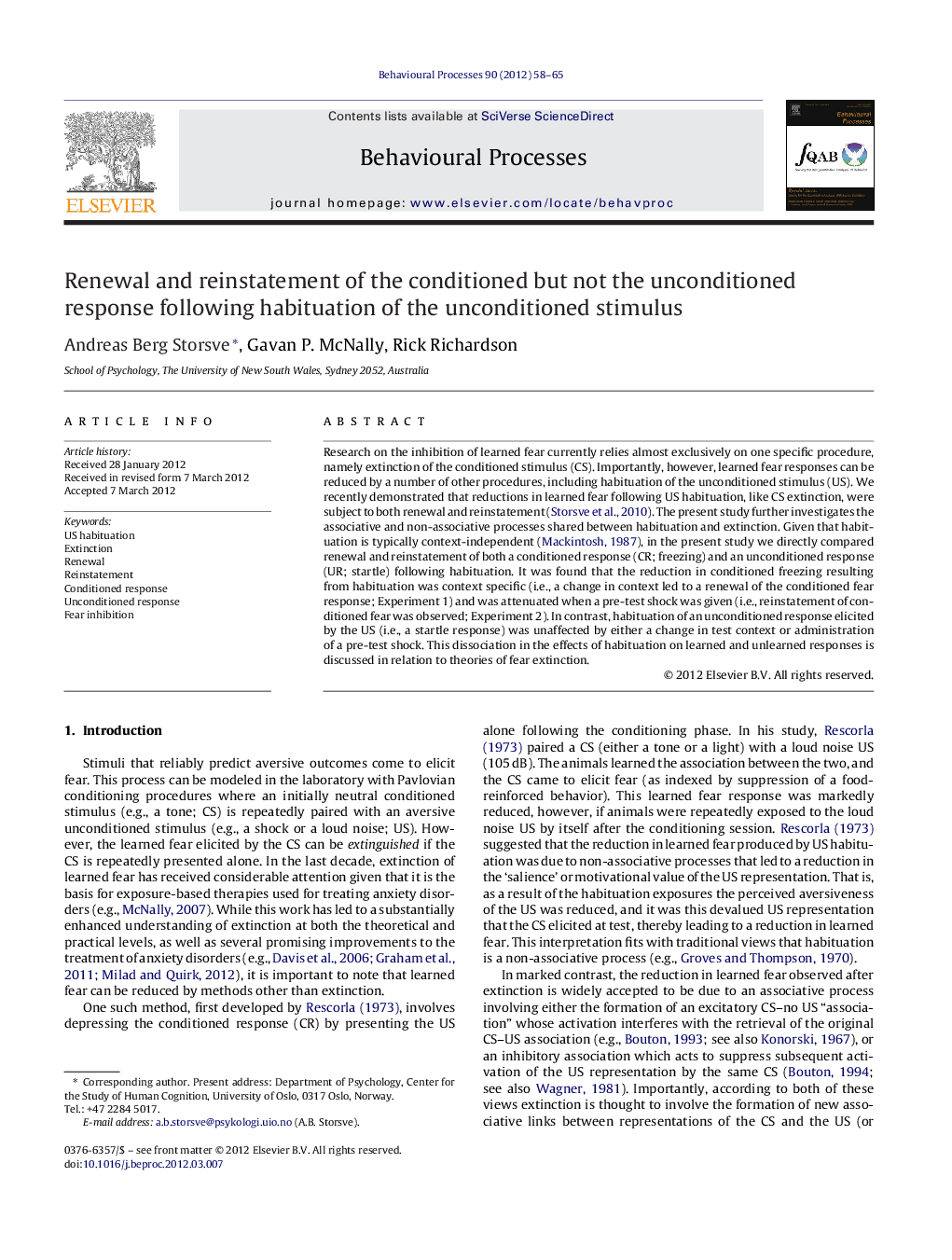 Renewal and reinstatement of the conditioned but not the unconditioned response following habituation of the unconditioned stimulus