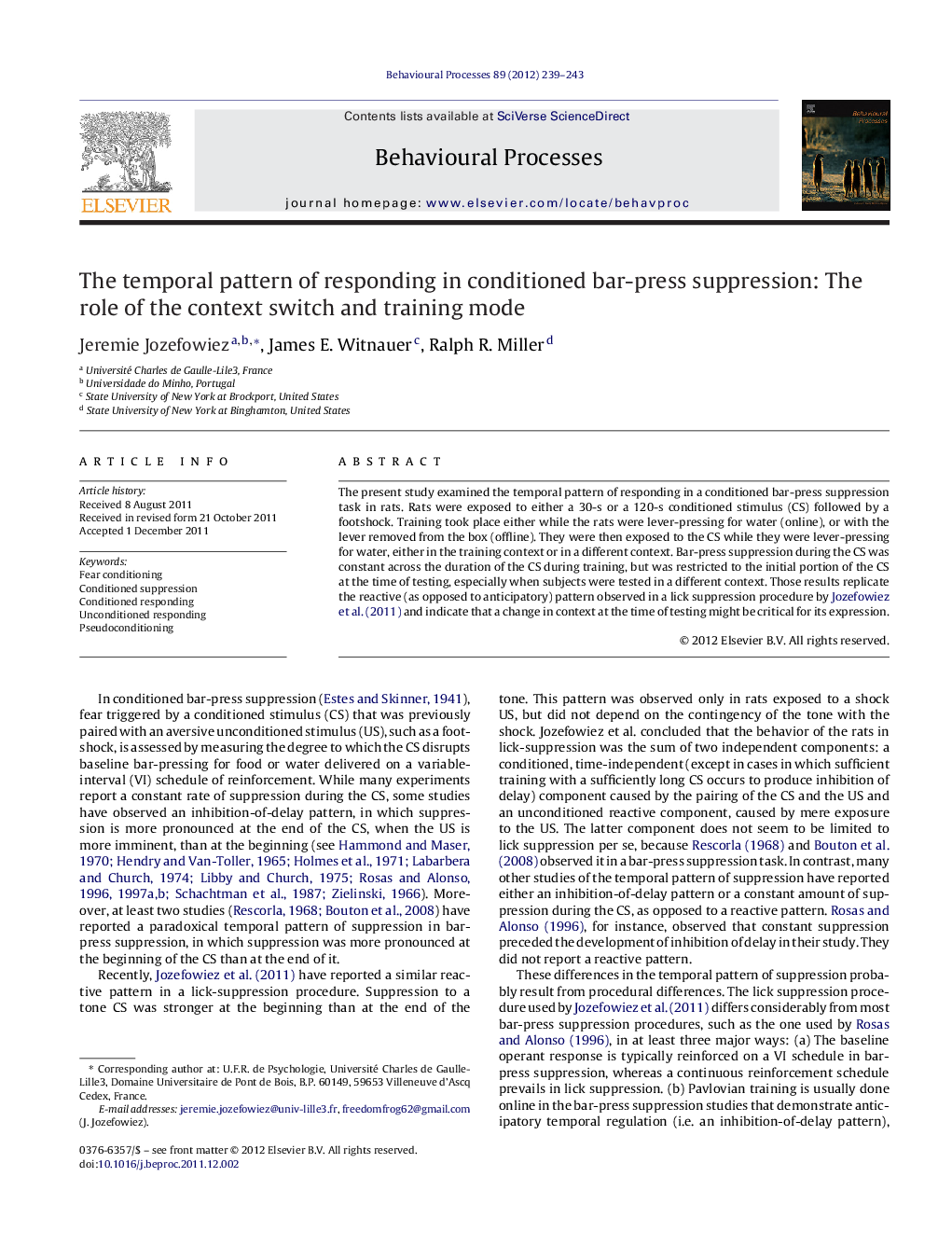 The temporal pattern of responding in conditioned bar-press suppression: The role of the context switch and training mode