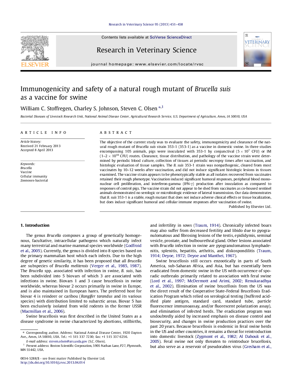 Immunogenicity and safety of a natural rough mutant of Brucella suis as a vaccine for swine