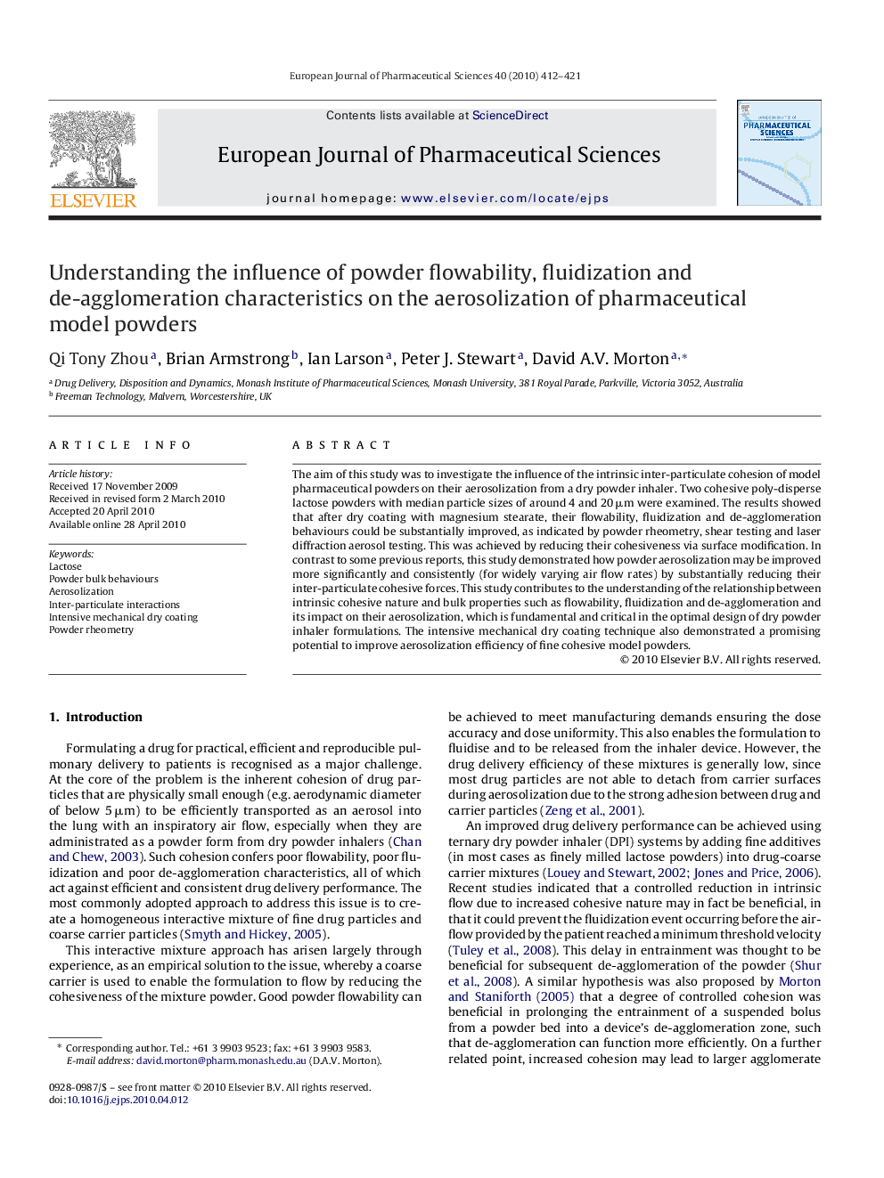 Understanding the influence of powder flowability, fluidization and de-agglomeration characteristics on the aerosolization of pharmaceutical model powders