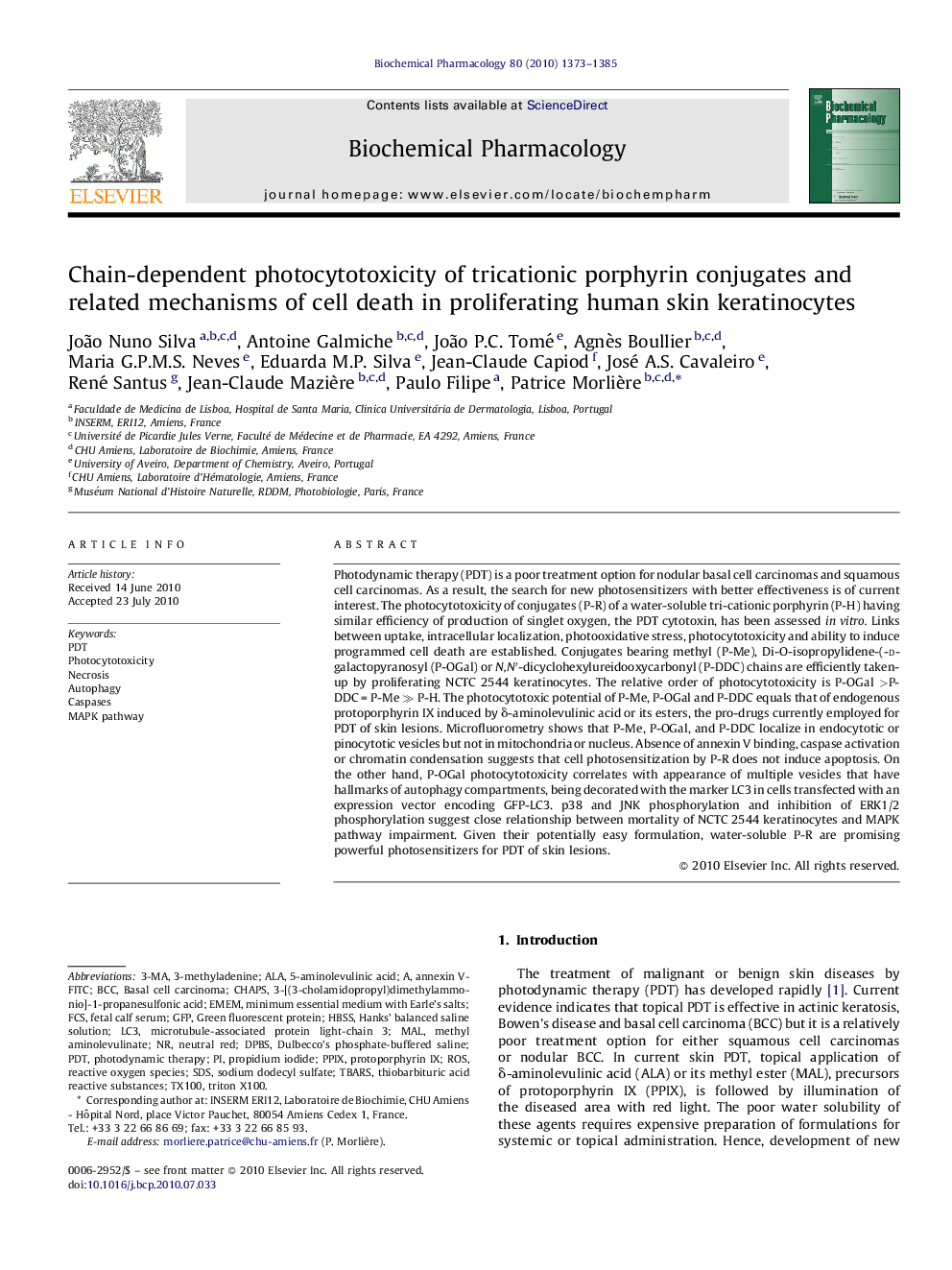 Chain-dependent photocytotoxicity of tricationic porphyrin conjugates and related mechanisms of cell death in proliferating human skin keratinocytes