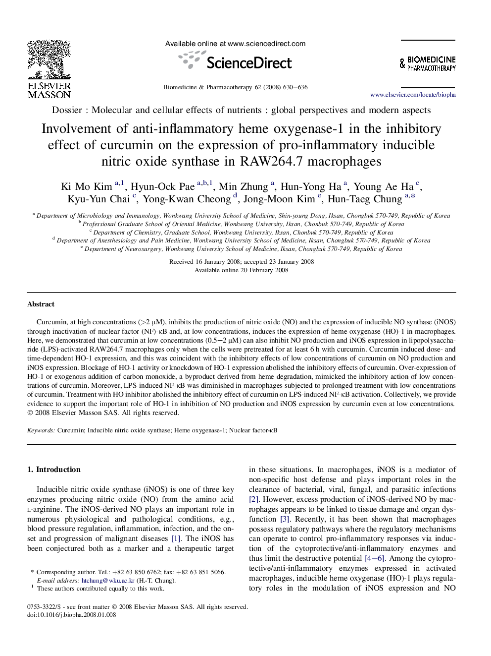 Involvement of anti-inflammatory heme oxygenase-1 in the inhibitory effect of curcumin on the expression of pro-inflammatory inducible nitric oxide synthase in RAW264.7 macrophages