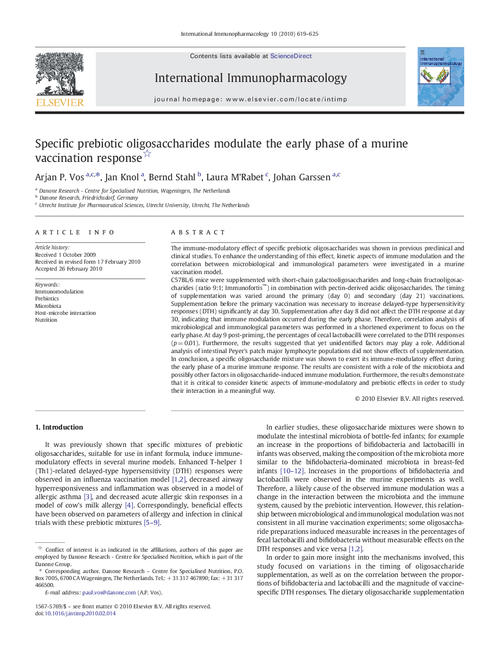 Specific prebiotic oligosaccharides modulate the early phase of a murine vaccination response 