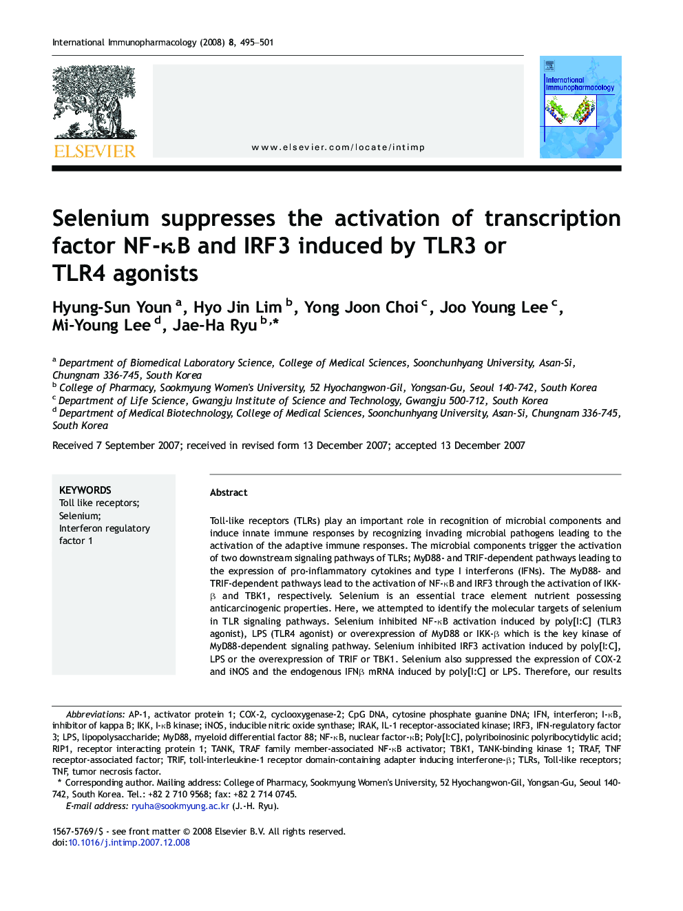 Selenium suppresses the activation of transcription factor NF-κB and IRF3 induced by TLR3 or TLR4 agonists