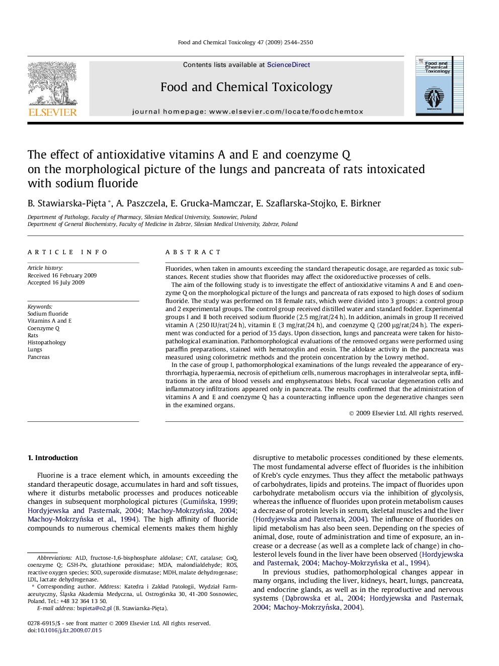 The effect of antioxidative vitamins A and E and coenzyme Q on the morphological picture of the lungs and pancreata of rats intoxicated with sodium fluoride