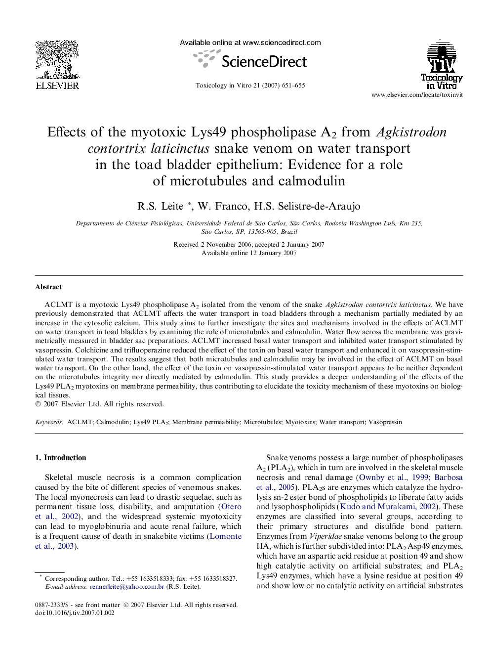 Effects of the myotoxic Lys49 phospholipase A2 from Agkistrodon contortrix laticinctus snake venom on water transport in the toad bladder epithelium: Evidence for a role of microtubules and calmodulin