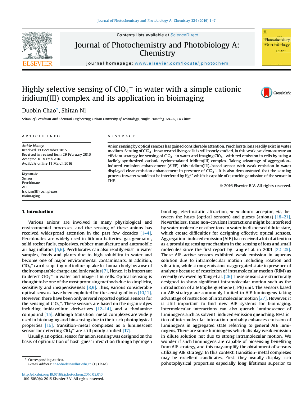 Highly selective sensing of ClO4− in water with a simple cationic iridium(III) complex and its application in bioimaging