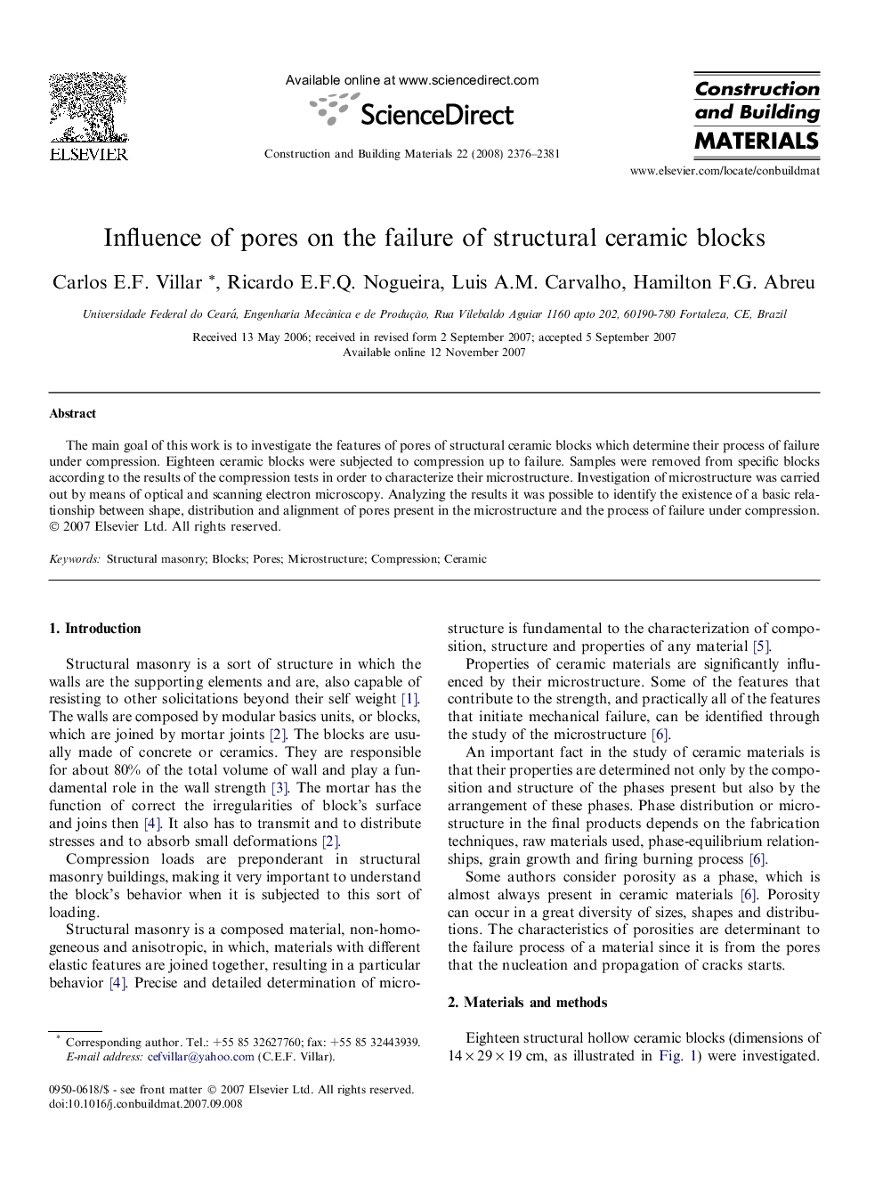 Influence of pores on the failure of structural ceramic blocks