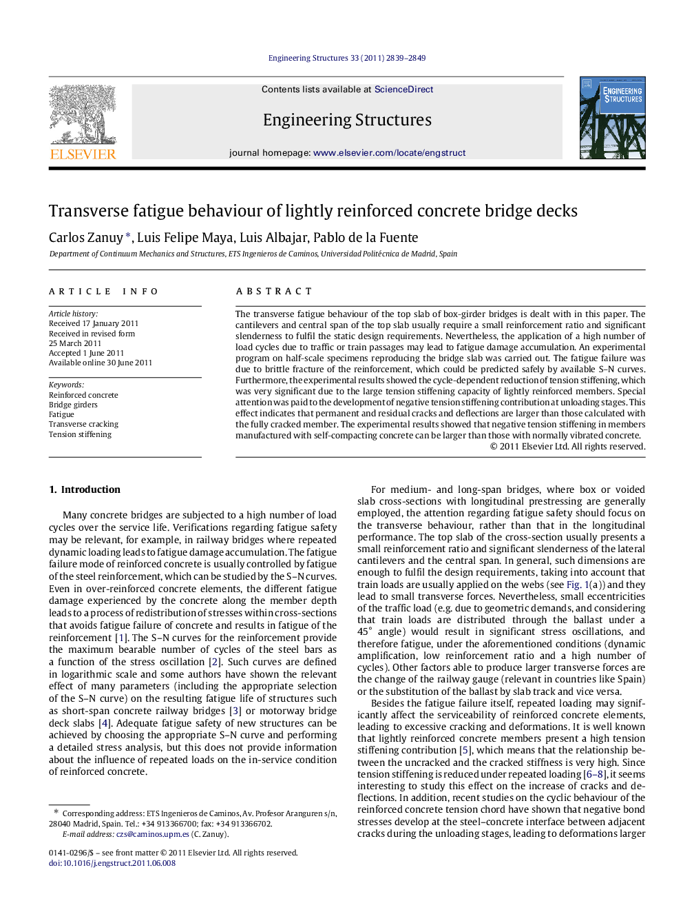 Transverse fatigue behaviour of lightly reinforced concrete bridge decks