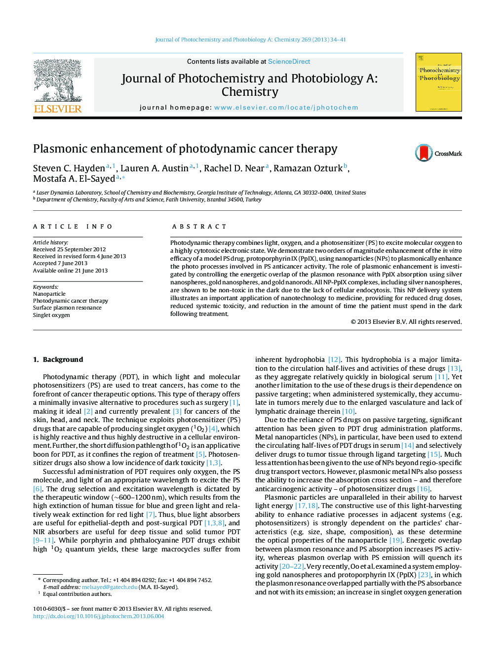 Plasmonic enhancement of photodynamic cancer therapy