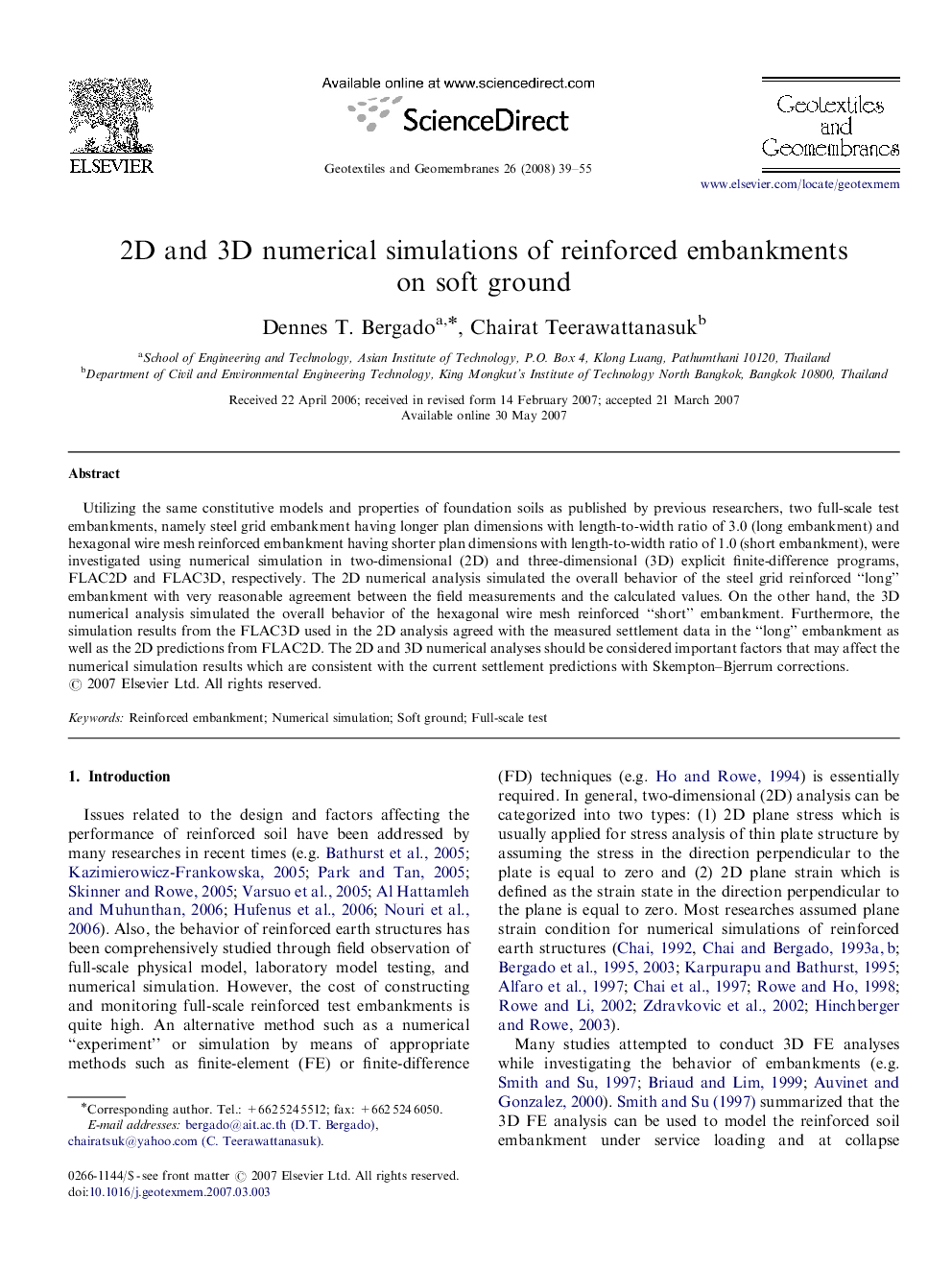 2D and 3D numerical simulations of reinforced embankments on soft ground