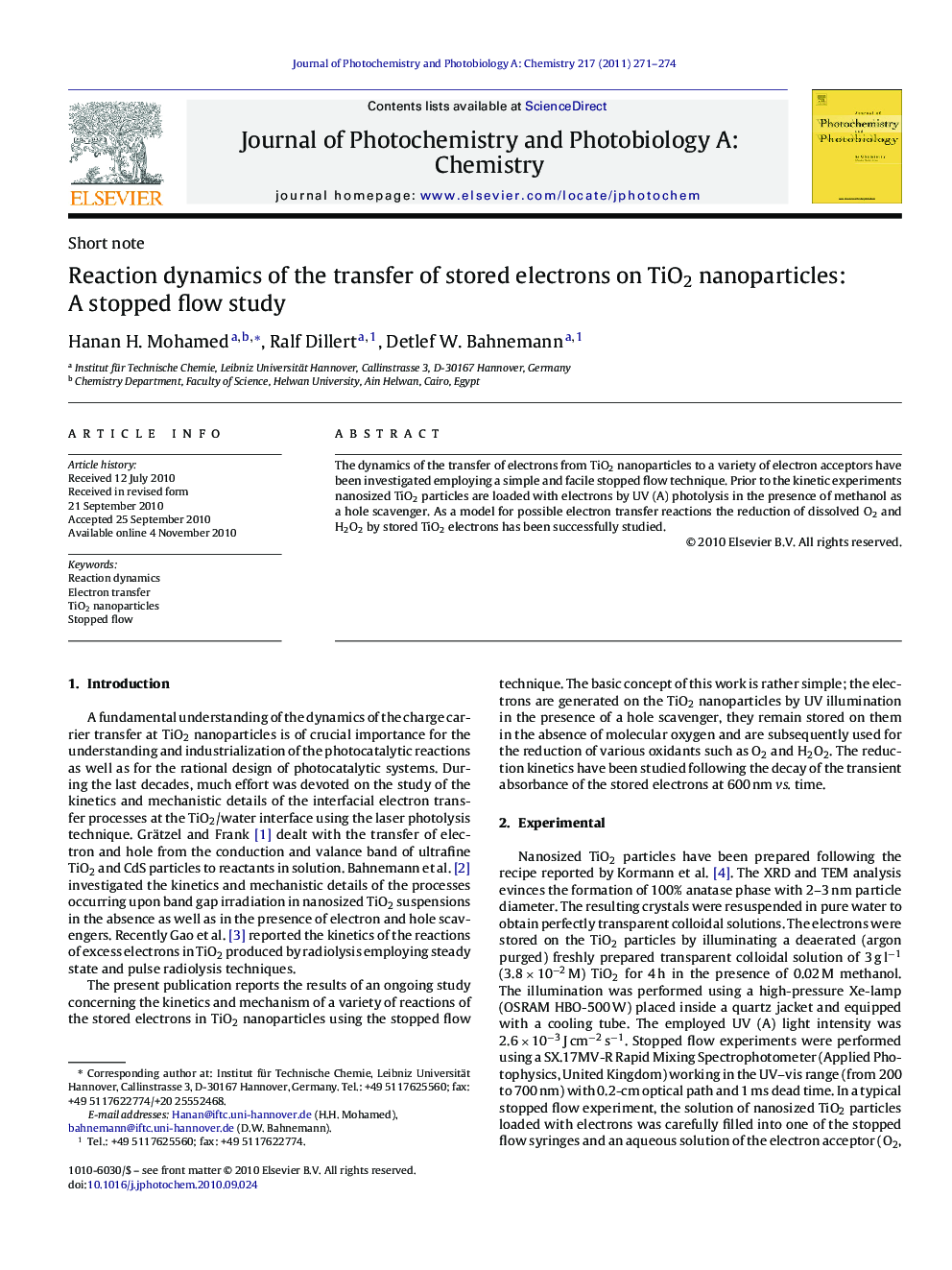 Reaction dynamics of the transfer of stored electrons on TiO2 nanoparticles: A stopped flow study