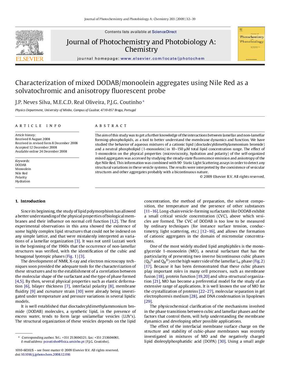 Characterization of mixed DODAB/monoolein aggregates using Nile Red as a solvatochromic and anisotropy fluorescent probe