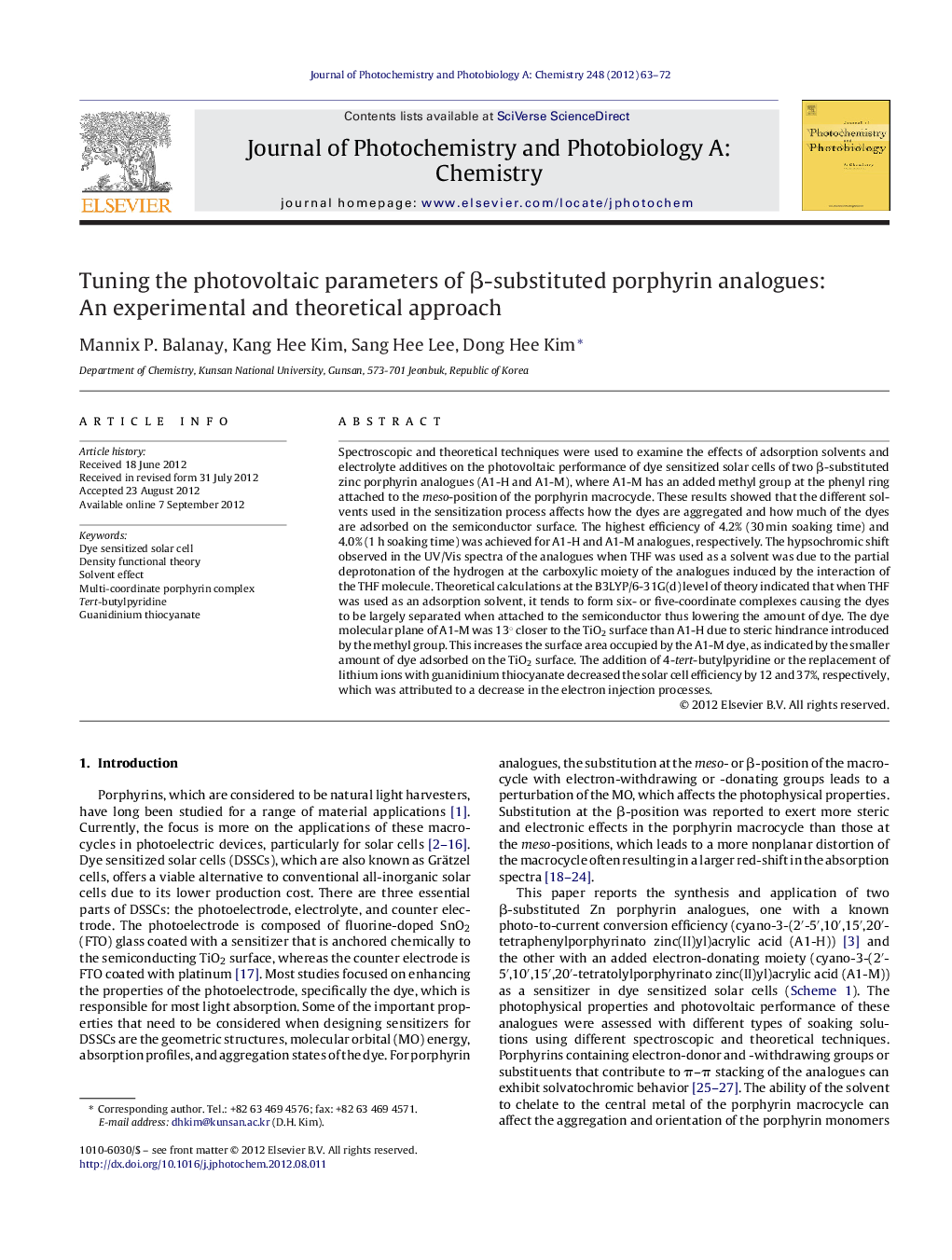 Tuning the photovoltaic parameters of β-substituted porphyrin analogues: An experimental and theoretical approach