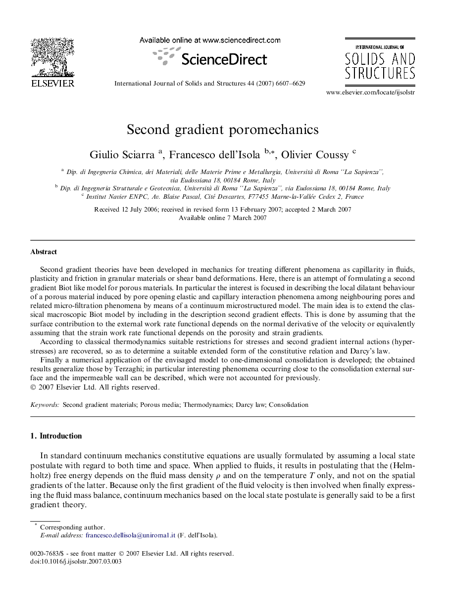 Second gradient poromechanics