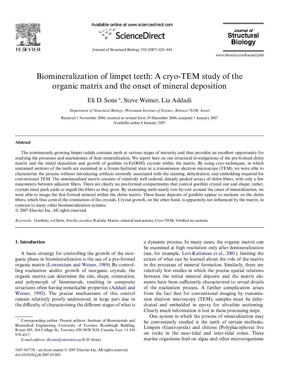 Biomineralization of limpet teeth: A cryo-TEM study of the organic matrix and the onset of mineral deposition