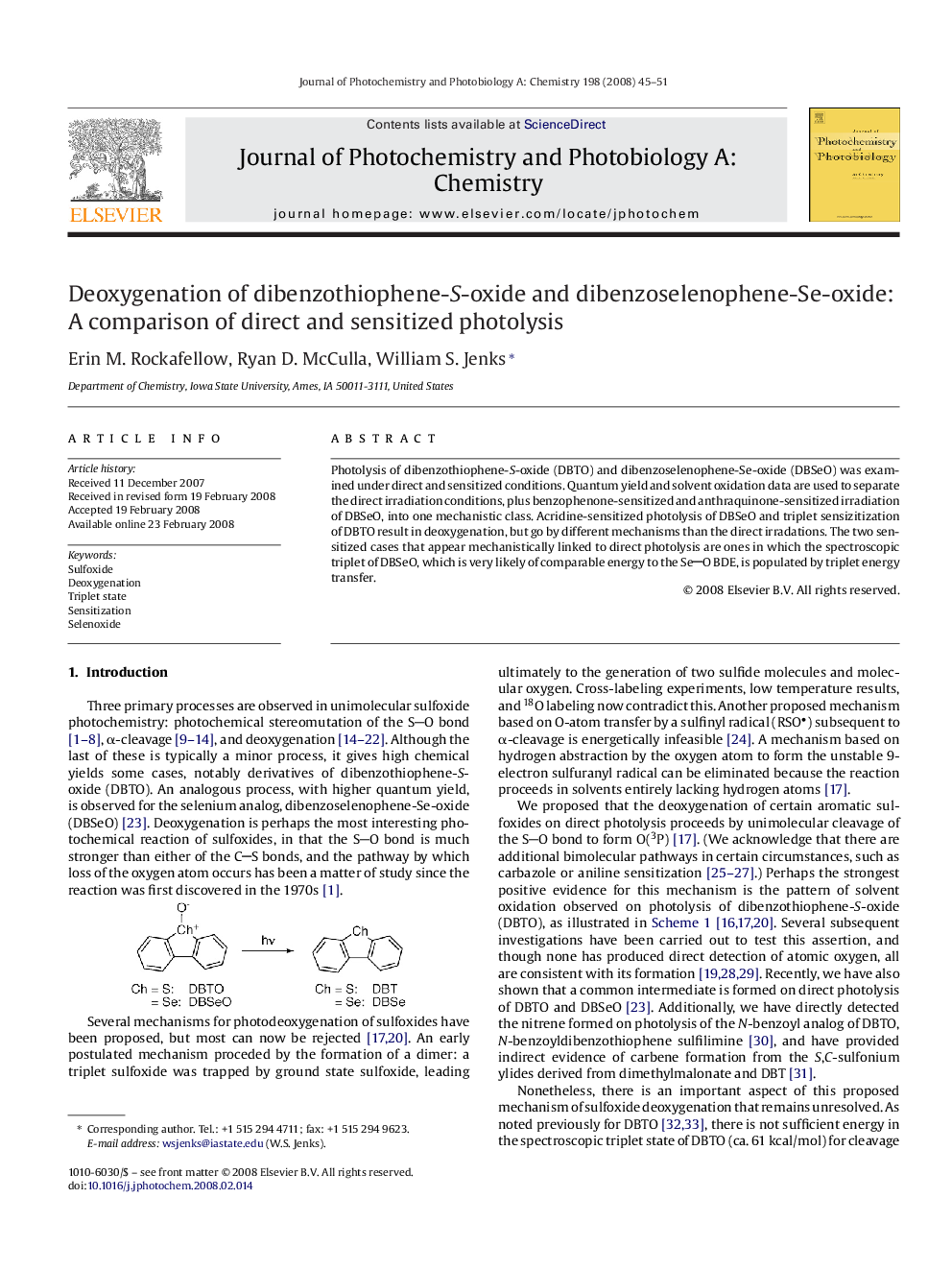 Deoxygenation of dibenzothiophene-S-oxide and dibenzoselenophene-Se-oxide: A comparison of direct and sensitized photolysis