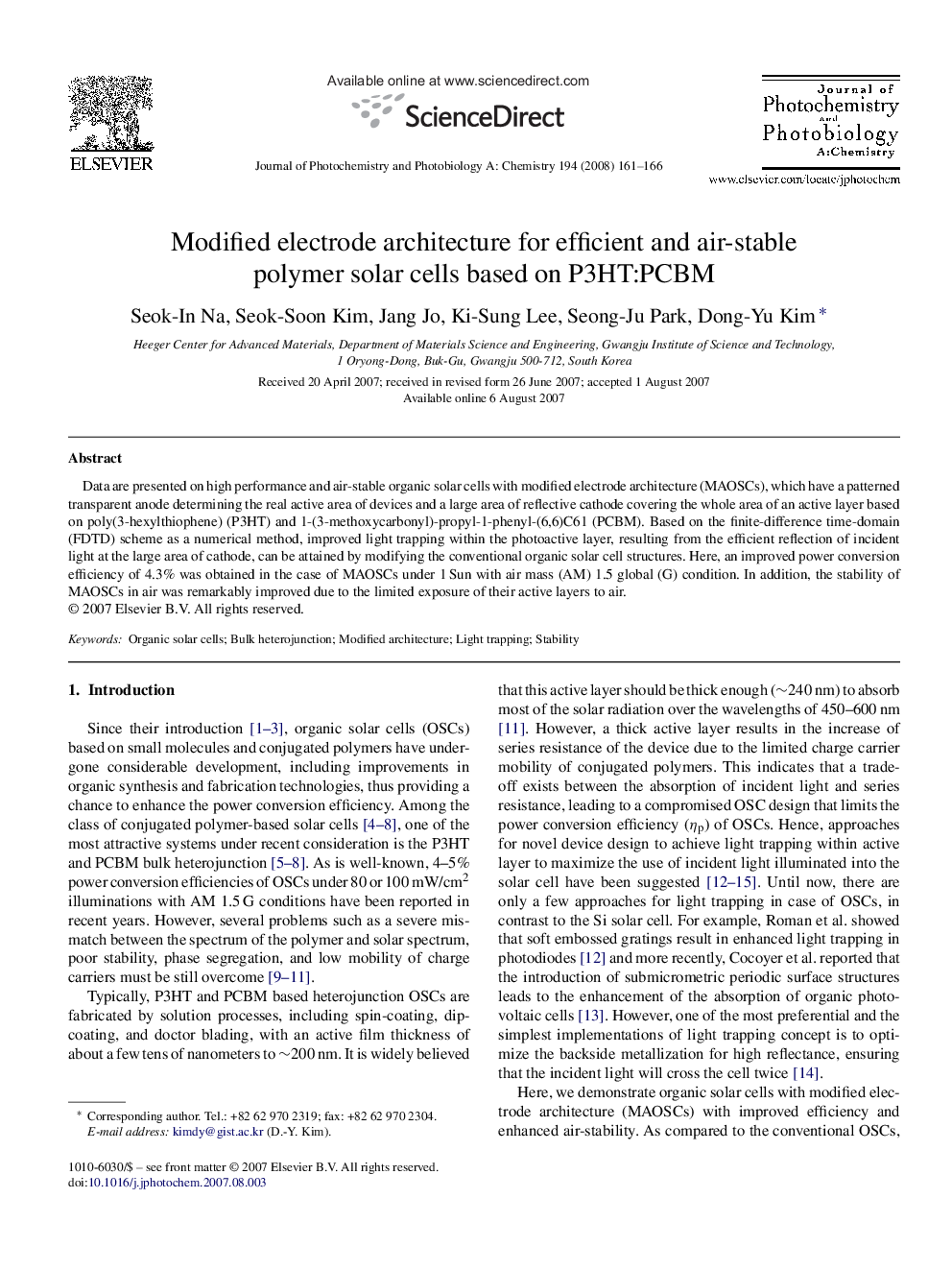 Modified electrode architecture for efficient and air-stable polymer solar cells based on P3HT:PCBM