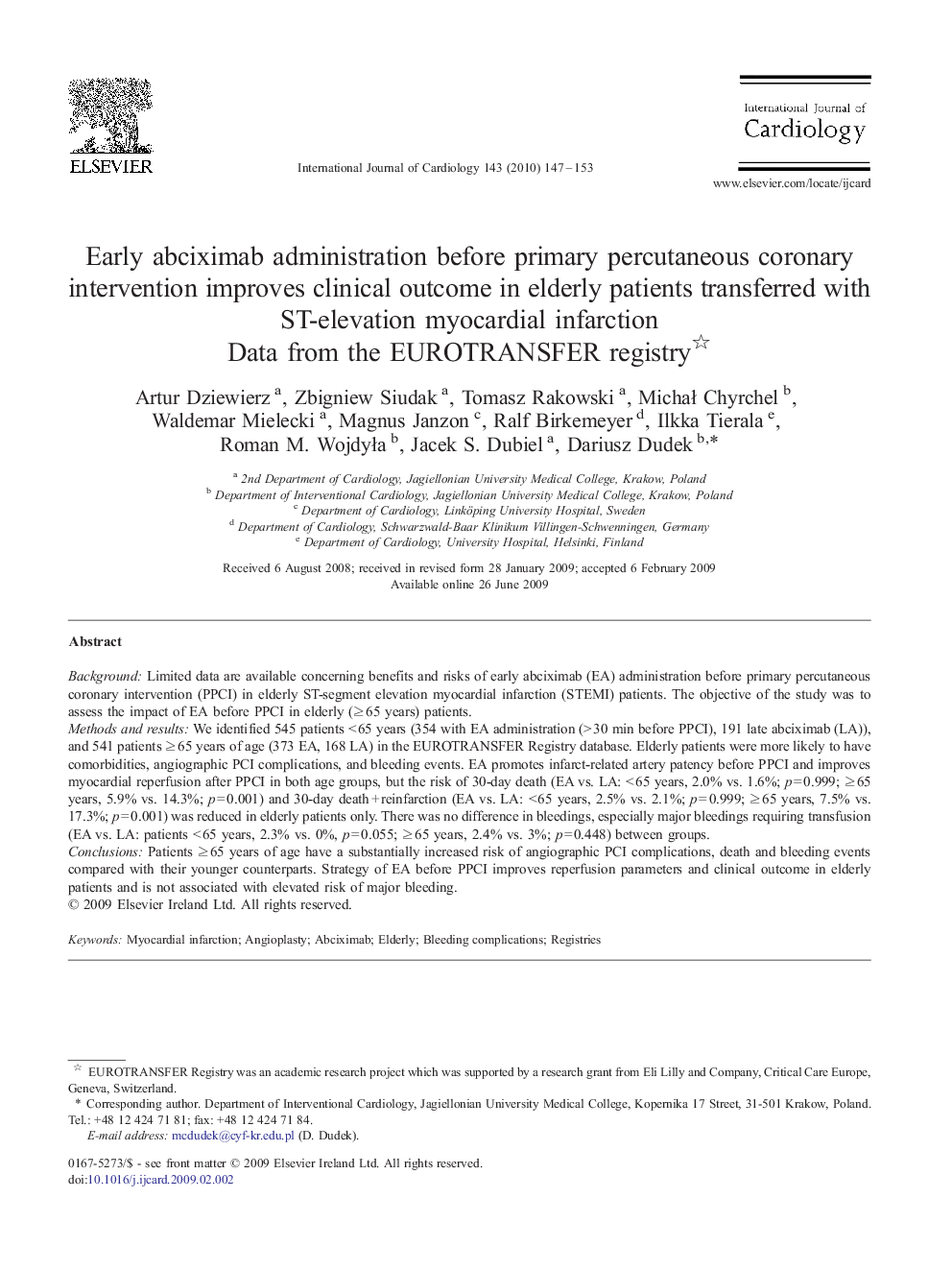 Early abciximab administration before primary percutaneous coronary intervention improves clinical outcome in elderly patients transferred with ST-elevation myocardial infarction : Data from the EUROTRANSFER registry