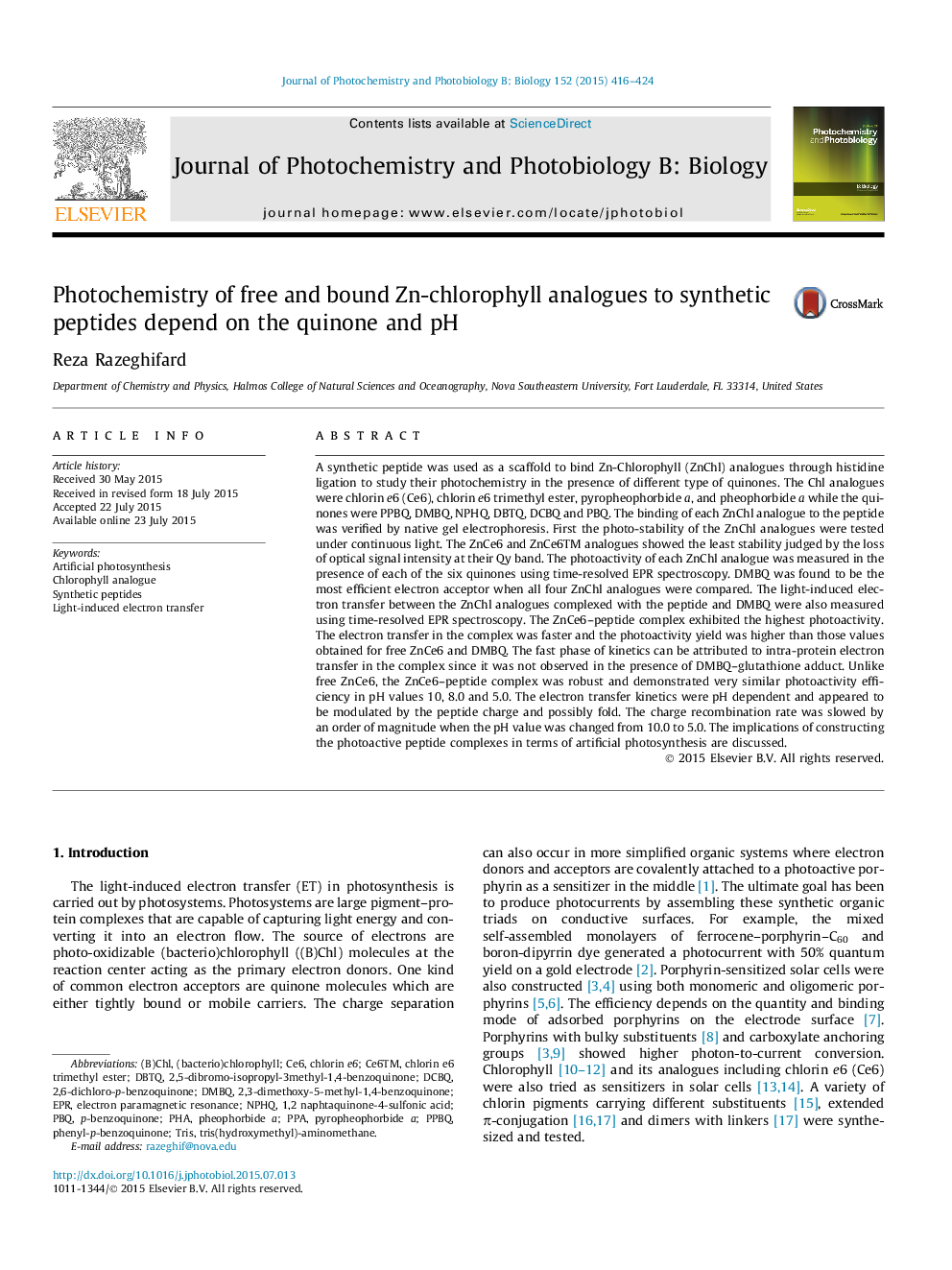 Photochemistry of free and bound Zn-chlorophyll analogues to synthetic peptides depend on the quinone and pH