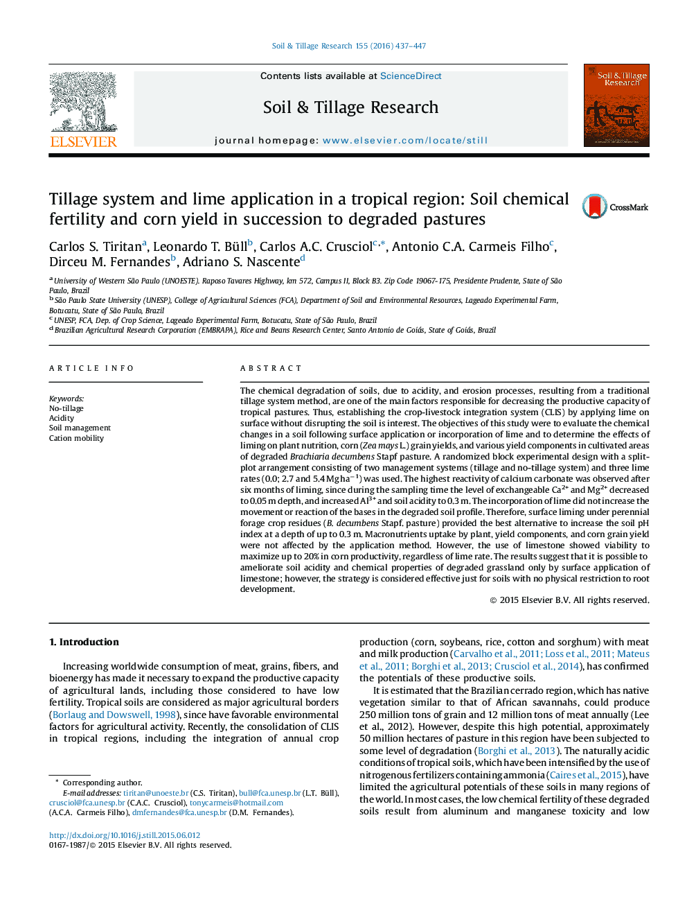 Tillage system and lime application in a tropical region: Soil chemical fertility and corn yield in succession to degraded pastures